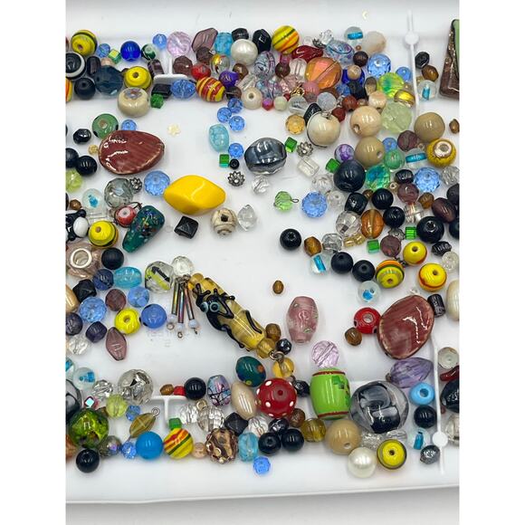 One Pound Mix of Assorted All Glass Beads for Jewelry Making, Craft  LOT #6 - Picture 4 of 7